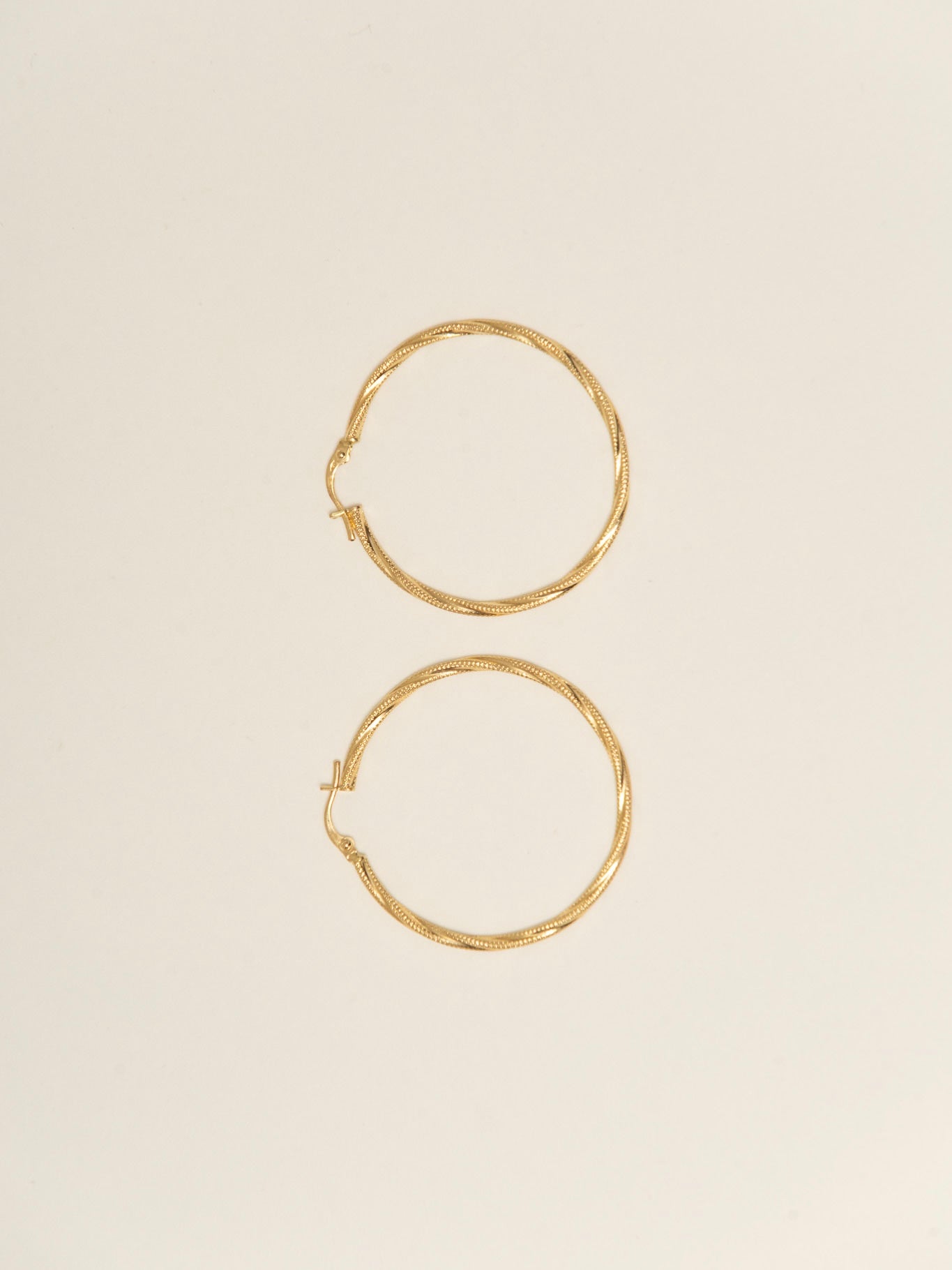Elara Hoops