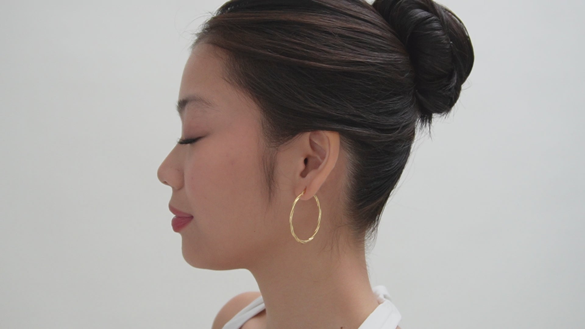 Elara Hoops